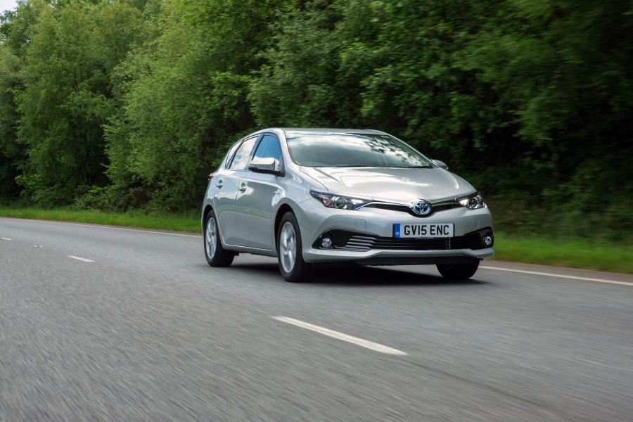  Toyota Auris Hybrid 2015 года  (UK) (фото 9 из 23)